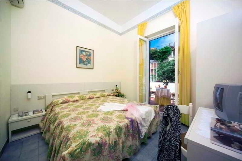Villa Diana - Beach & Rooms Іскія Екстер'єр фото
