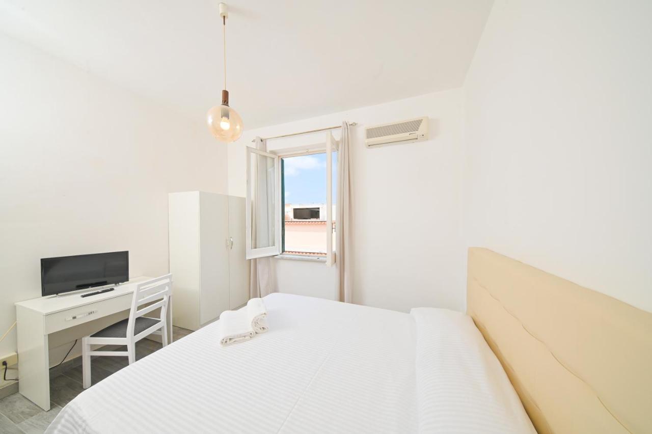 Villa Diana - Beach & Rooms Іскія Екстер'єр фото