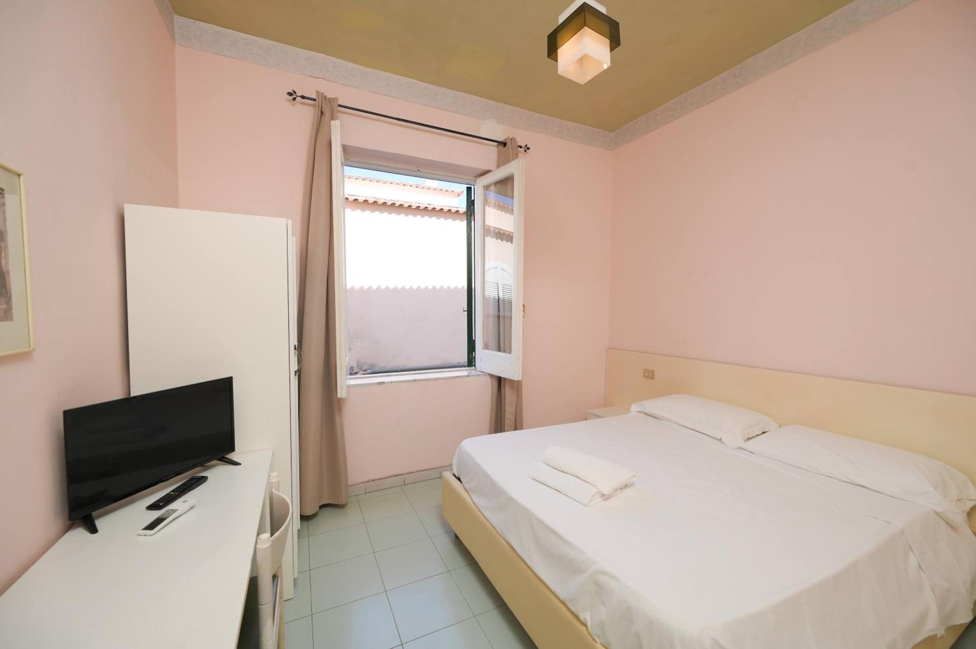 Villa Diana - Beach & Rooms Іскія Екстер'єр фото